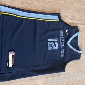 Nike NBA Grizzlies #12 Morant Basketball Jersey official size youth medium 10-12